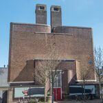 De karakteristieke voorgevel.
              <br/>
              Marcel Westhoff, juli 2018